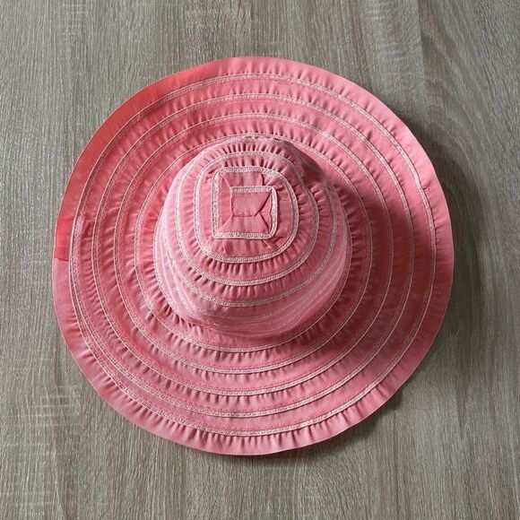 NWOT … Looking “PEACHY” Sun Hat - Picture 1 of 3